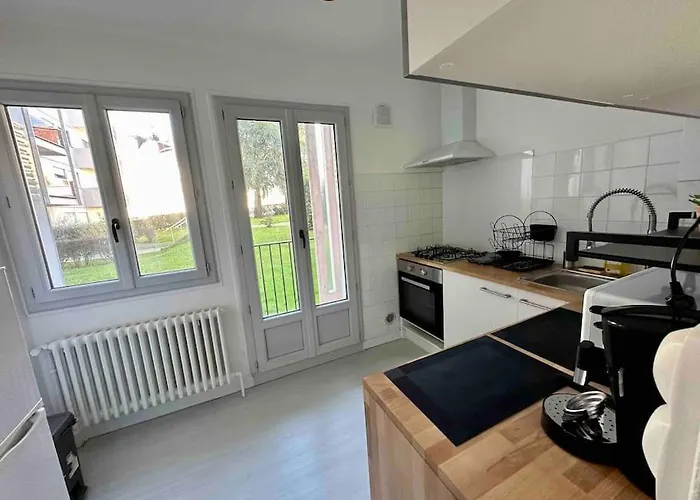 Apartment Centre De *